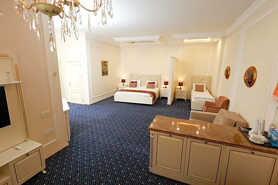 East Legend Hotel