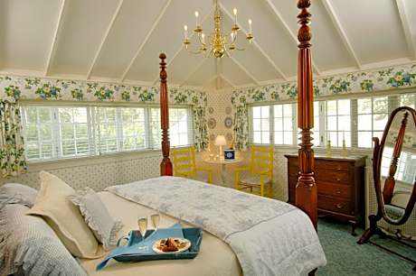 Superior King Suite with Fireplace - Main (Clarissa)
