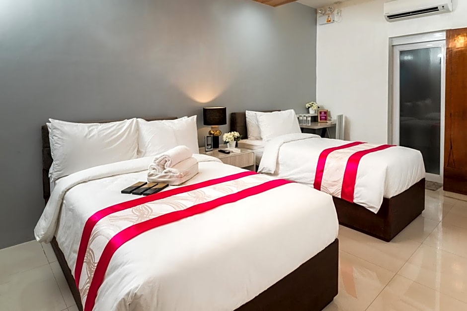 Monica Midtown Suites