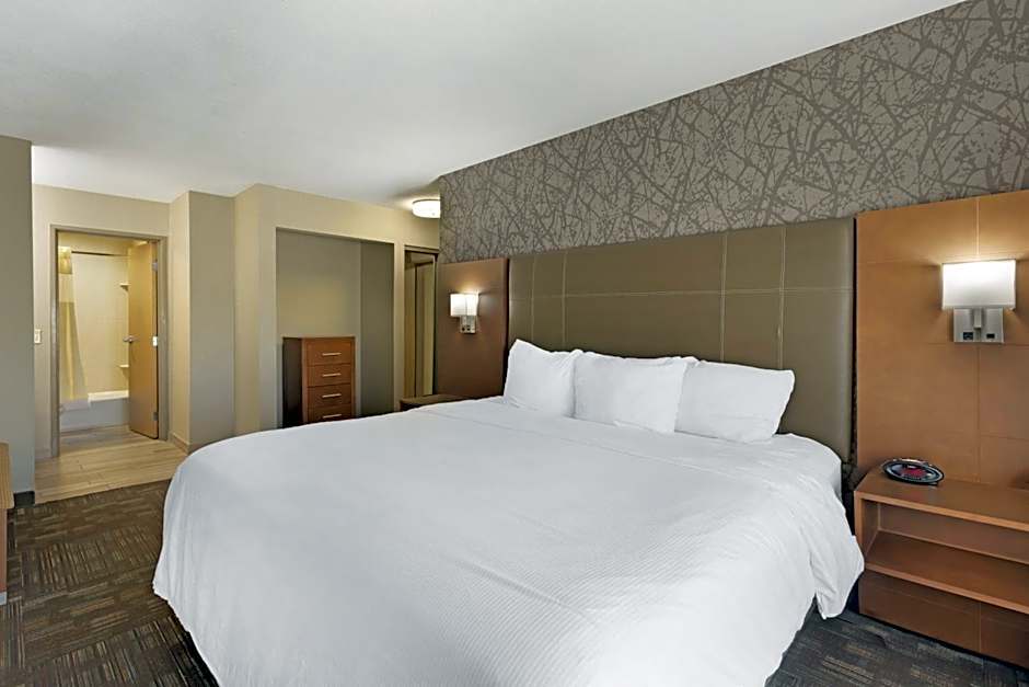 Best Western Plus Cottontree Inn