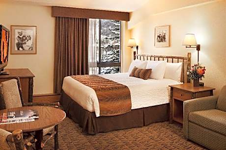 Deluxe King with Mountain View