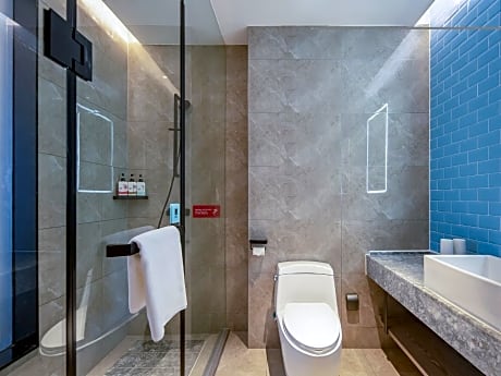 Dossen - Family Room