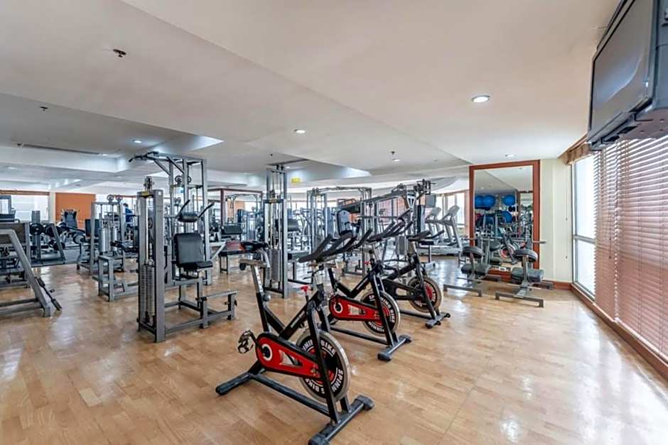 Crown Regency Hotel & Towers