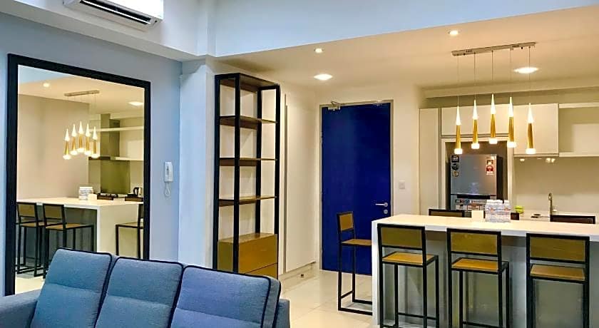 Sunset Seaview Vacation Condos @ Infinity Avenue