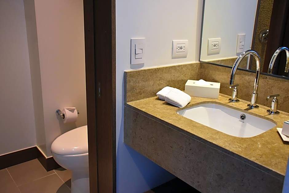 Hampton Inn By Hilton Bogota Usaquen