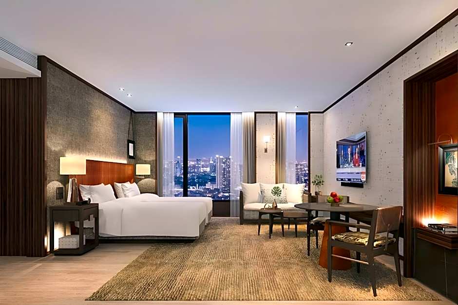 SILQ Hotel & Residence