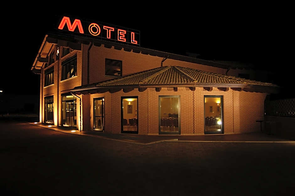 HM MotelHotel