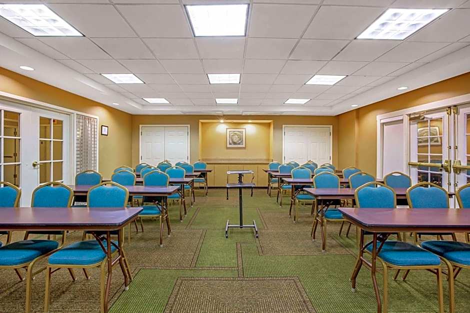 La Quinta Inn & Suites by Wyndham Winston-Salem