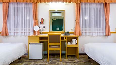 Accessible Twin Room - Non-Smoking