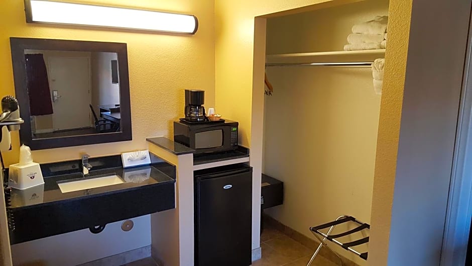 Anaheim Astoria Inn & Suites