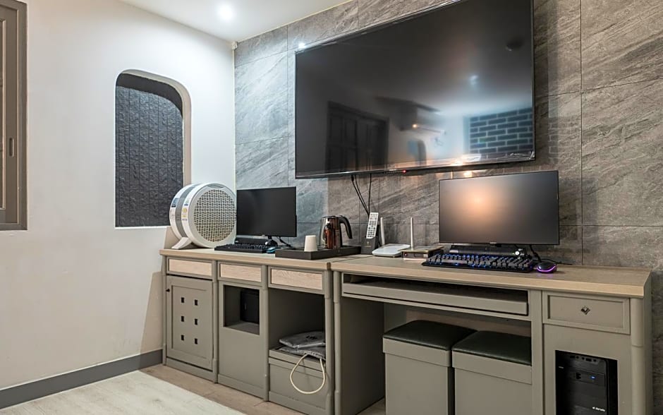 Hwaseong Wolmun Lavender Onchen Hotel