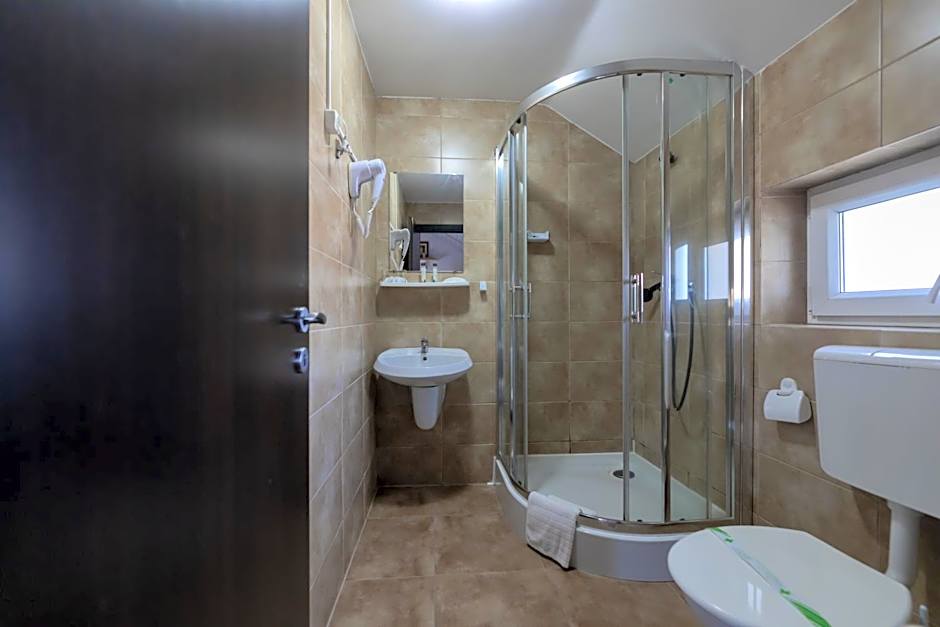 Vila Fortuna - Art O'Clock