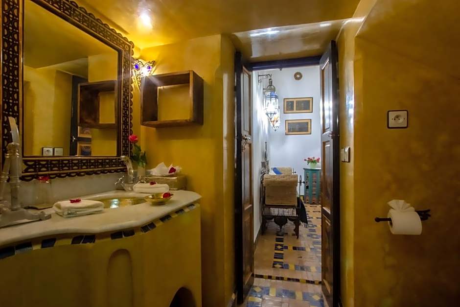 Riad Kaiss By Anika