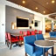 Holiday Inn Express & Suites Galesburg By IHG