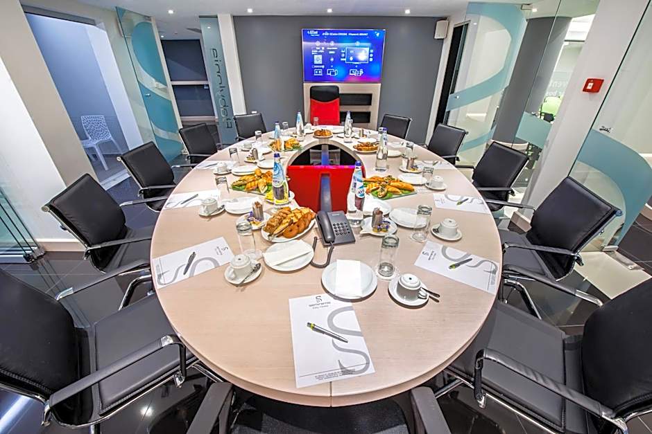 Semiramis City Hotel