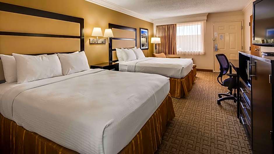 Best Western Inn And Suites Of Macon