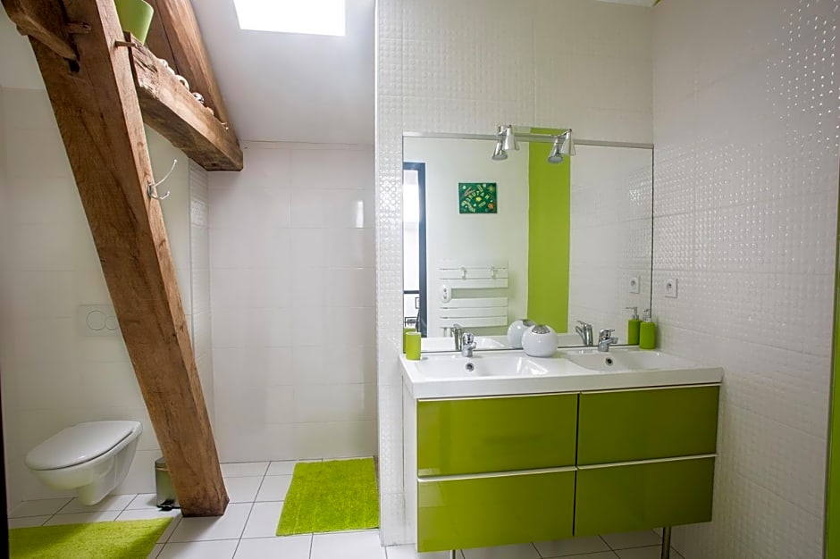 MAISON MAUPAS Chambre Rouge