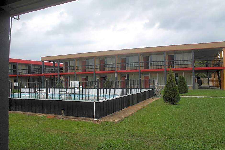 SPRINGWOOD HOTEL, Opelika I-85 Columbus Pkwy