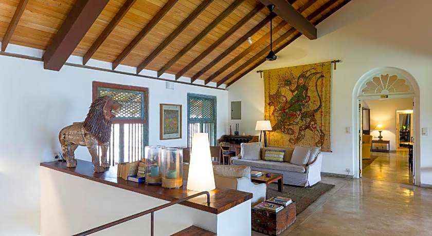 Villa Saffron Hikkaduwa