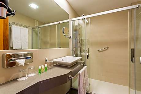 SUPERIOR DELUXE PANORAMIC SEA VEW