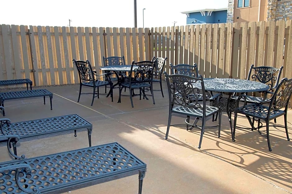 Country Inn & Suites by Radisson, Garden City, KS