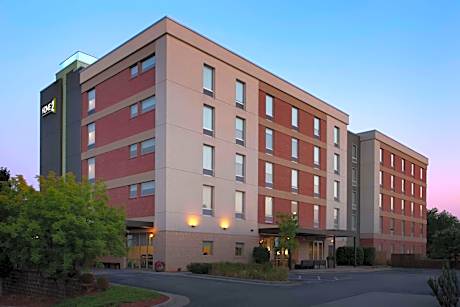 Home2 Suites by Hilton Greensboro Airport, NC