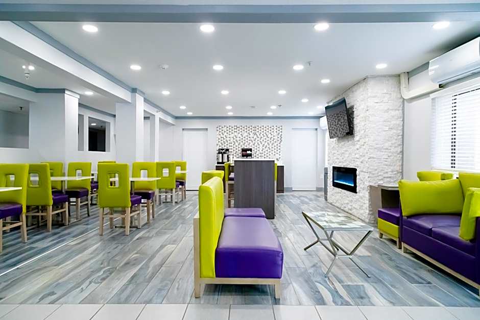 La Quinta Inn & Suites by Wyndham Birmingham/Cahaba Park South