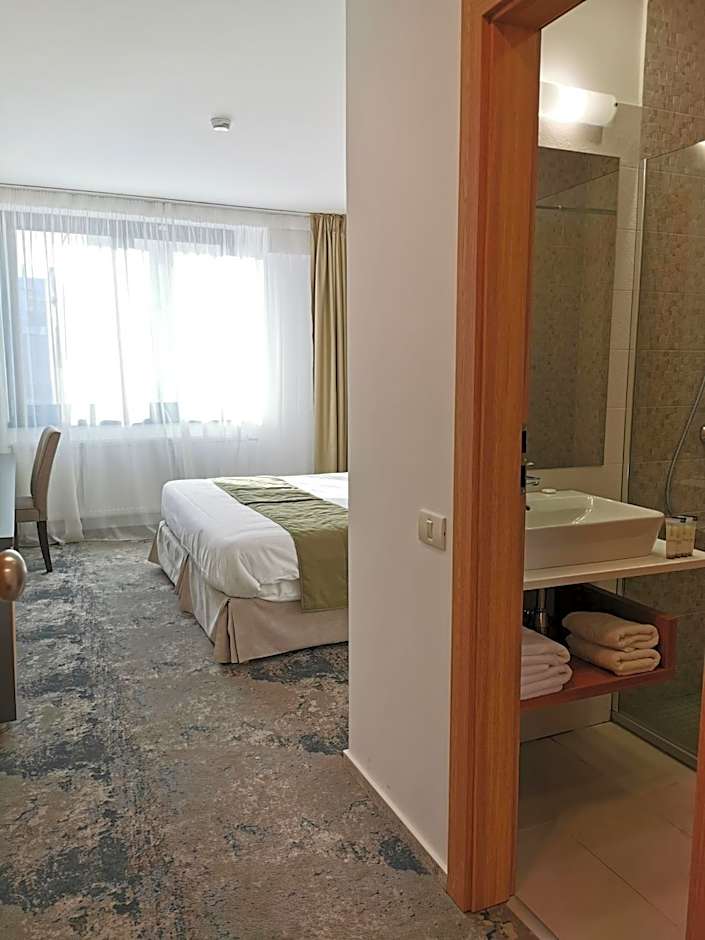 YMY Boutique Residence