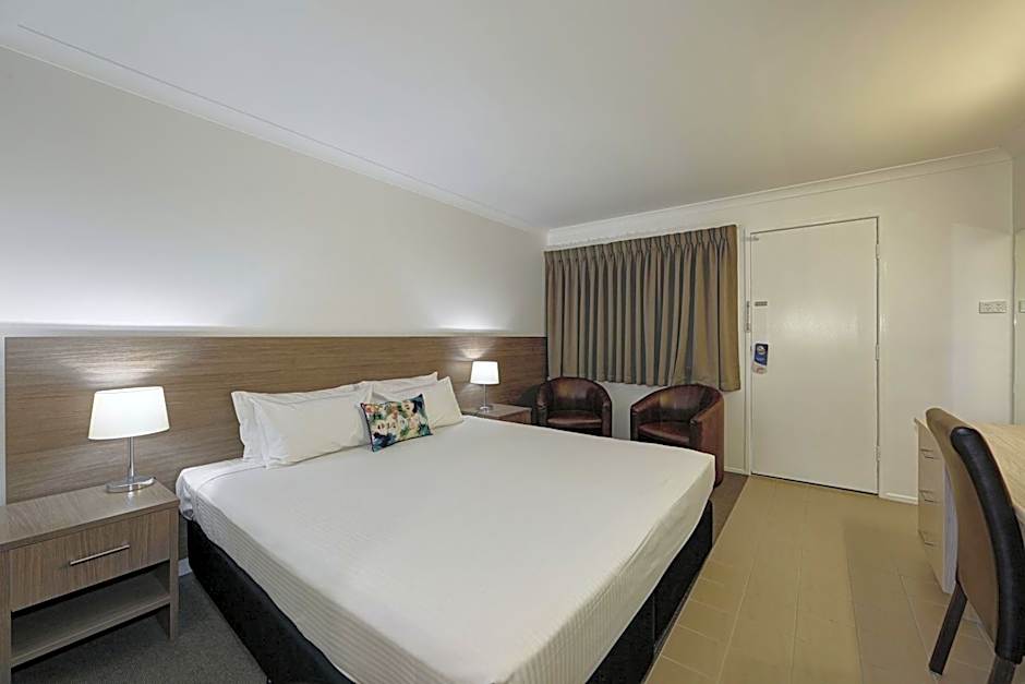 Smart Motels Bert Hinkler