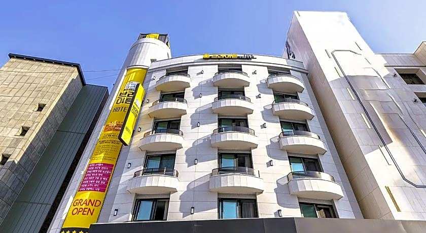 Brighten Hotel 