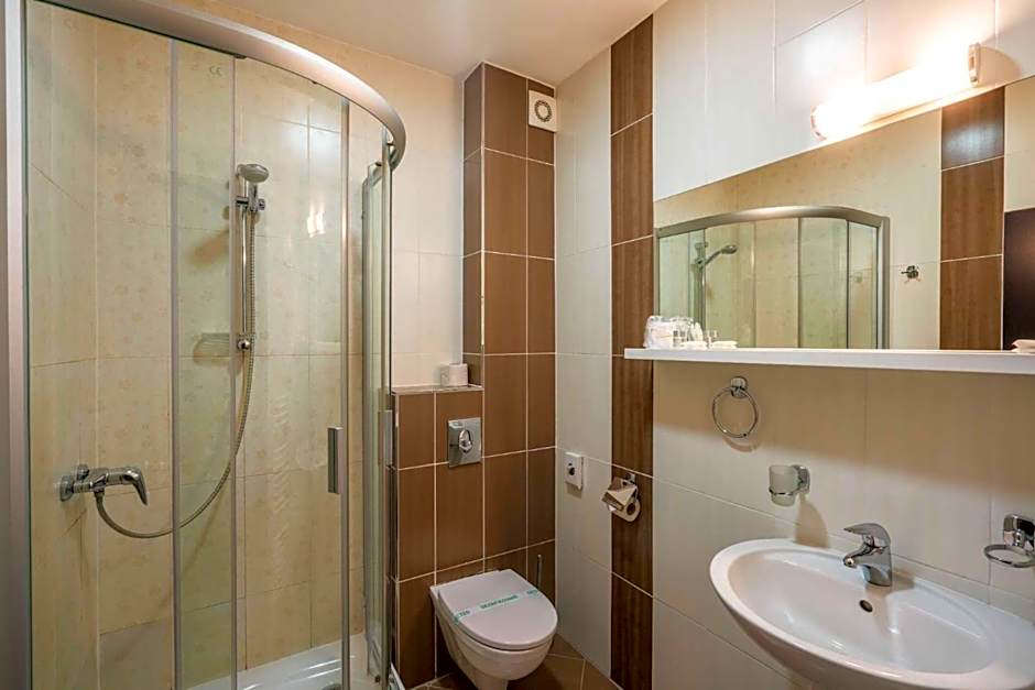 BNC Hotel - Restaurant - Bowling