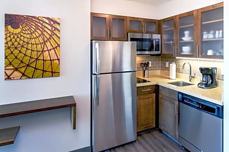 Queen Studio Suite