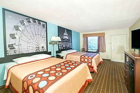 Queen Room with Two Queen Beds - Smoking