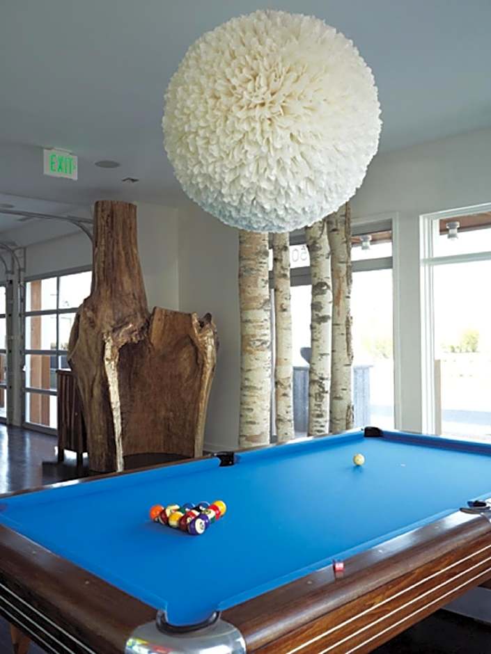 Bungalow Hotel