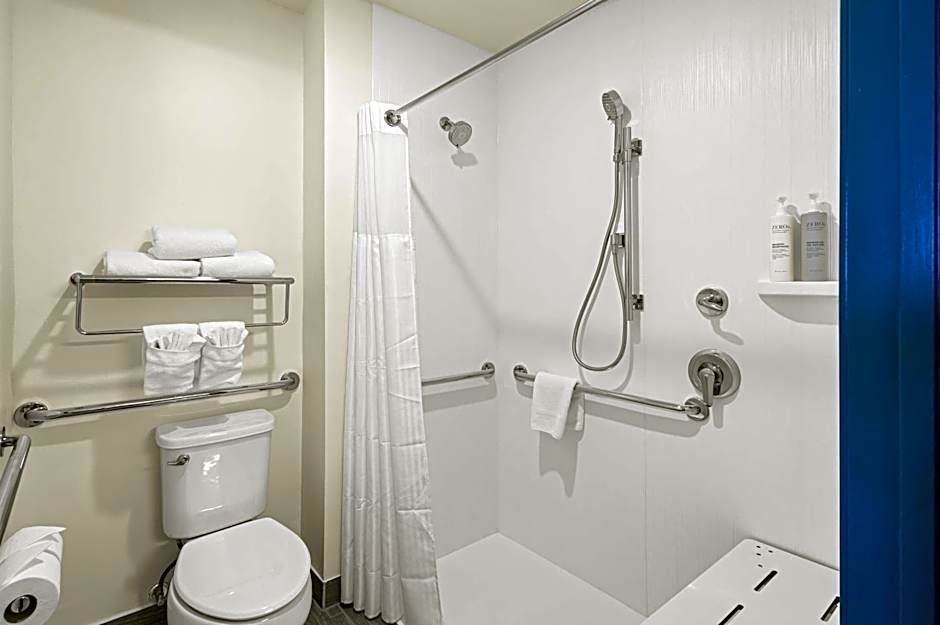 Spark by Hilton Fort Wayne