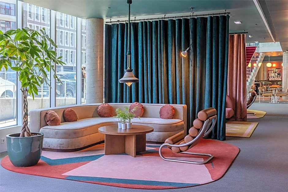 Cenica Porto Hotel, Curio Collection by Hilton