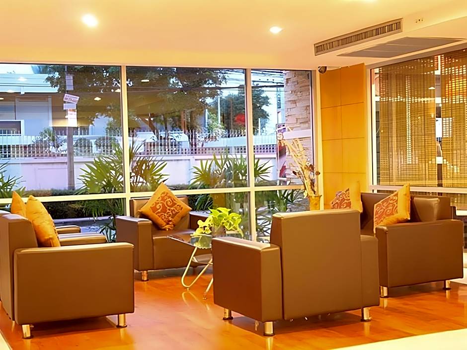 Sena House Paholyothin 30