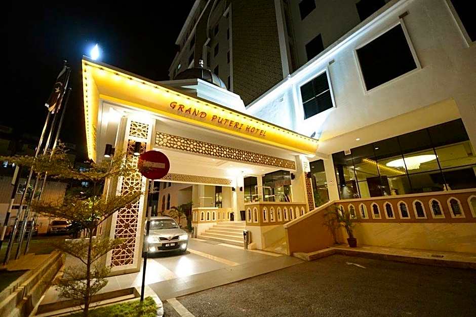 Grand Puteri Hotel