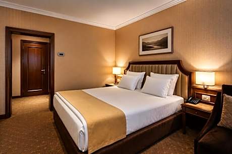 Premium King Room