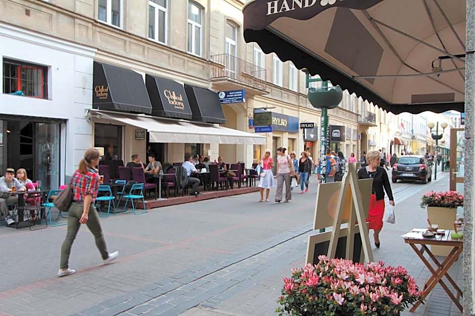 Chmielna 5 Rooms & Apartments