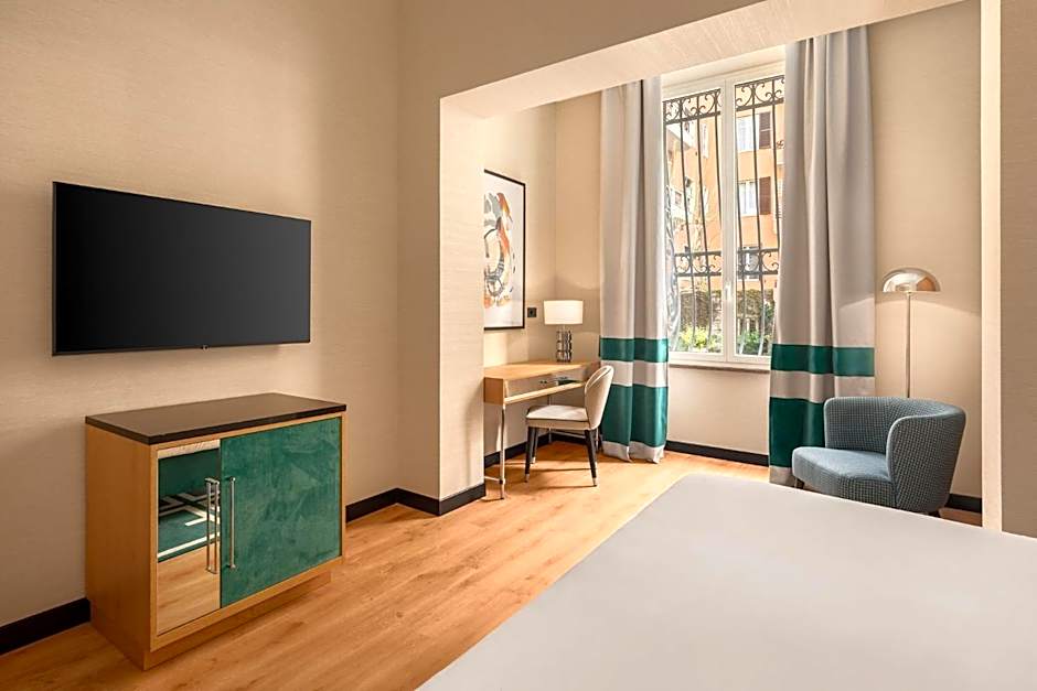 Room Mate Collection Mia, Rome Colosseum