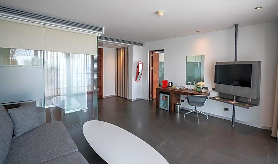 Photo 1 of 8 of Suite, Sea View