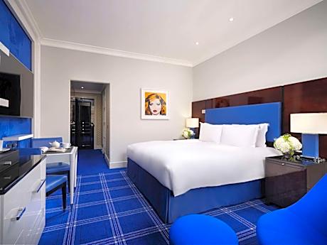 Superior Room with One King Bed and View