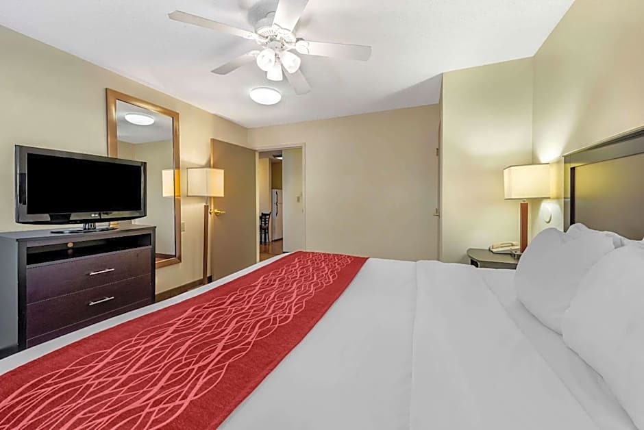 Comfort Inn & Suites Warsaw Near US-30
