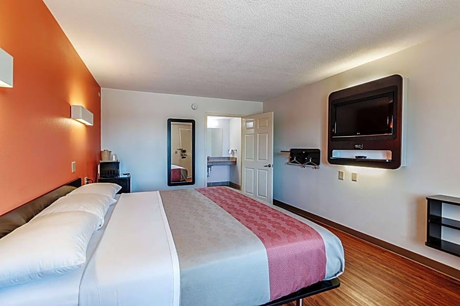 Motel 6-Martinsburg, WV