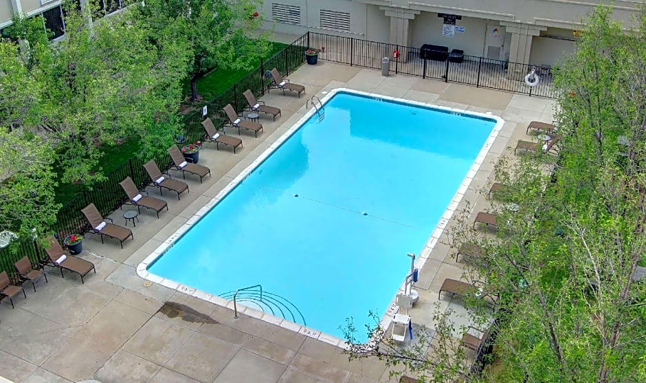 DoubleTree by Hilton Denver Central Park