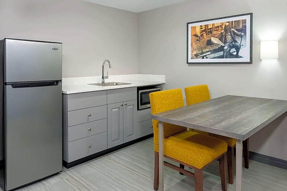 Hampton Inn By Hilton & Suites Kansas City-Country Club Plaza