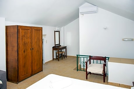 One Bedroom Apartment - Attic