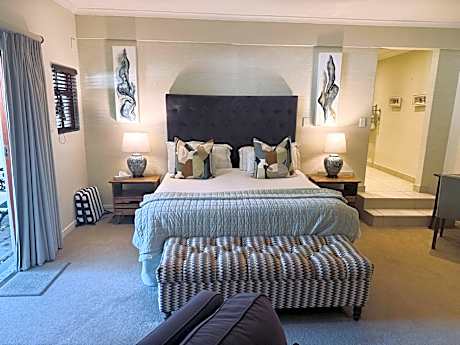 Suite with Garden View