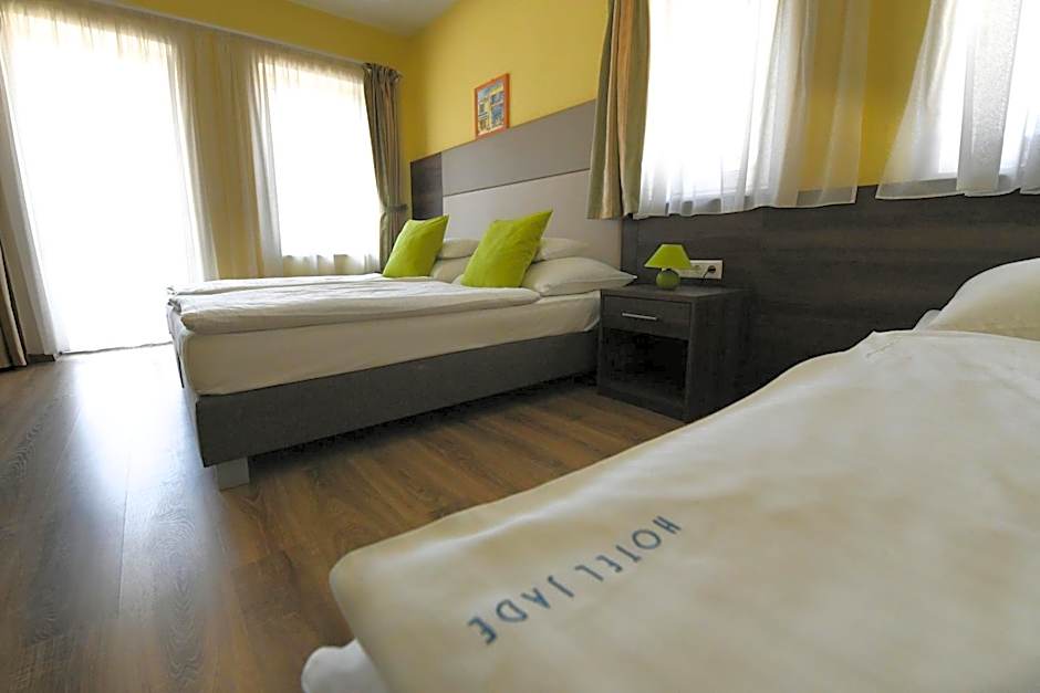 Jade Hotel-Ezüsthíd Hotel